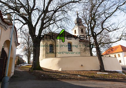 Pronájem bytu, Bohnice, Bohnická, 2+1 v RD, 50 m2, samostatný vchod, částečně zařízený, Rent4Ever.cz