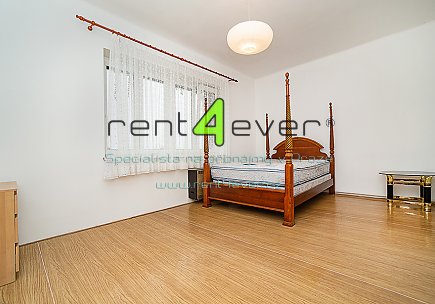 Pronájem bytu, Radlice, Na Vysoké II, byt 1+1 v RD, 49 m2, zahrada, částečně zařízený, Rent4Ever.cz