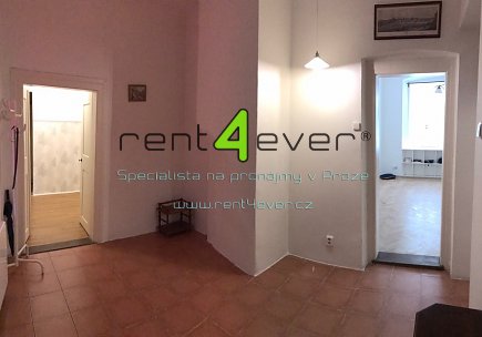Pronájem bytu, Staré Město, Karlova, byt 2+1, 51 m2, cihla, pavlač, šatna, nevybavený nábytkem, Rent4Ever.cz