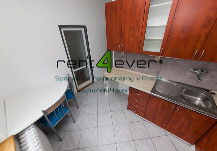 Pronájem bytu, Záběhlice, Púchovská, 2+1, 54 m2, cihla, balkon, sklep, částečně zařízený, Rent4Ever.cz