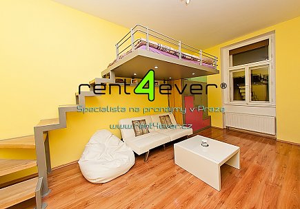 Pronájem bytu, Smíchov, Grafická, 1+kk, 39 m2, cihla, sklep, komora, výtah, zařízený, Rent4Ever.cz