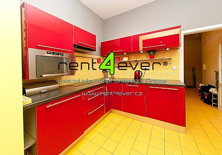Pronájem bytu, Smíchov, Grafická, 1+kk, 39 m2, cihla, sklep, komora, výtah, zařízený, Rent4Ever.cz