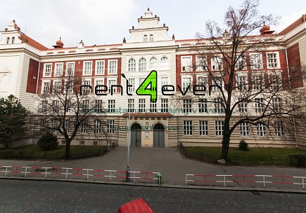Pronájem bytu, Holešovice, Umělecká, byt 2+1, 60 m2, cihla, sklep, vybavený nábytkem, Rent4Ever.cz