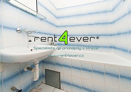Pronájem bytu, Záběhlice, Bělčická, byt 2+kk, 60 m2, cihla, sklep, výtah, nezařízený, Rent4Ever.cz
