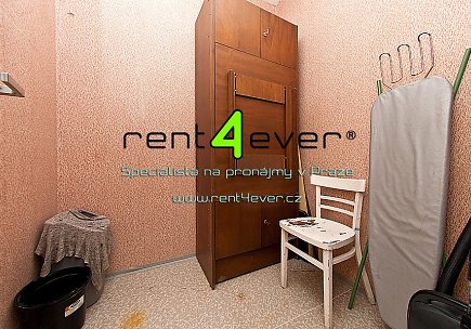 Pronájem bytu, Hlubočepy, Machatého, 2+kk, 49 m2, komora, výtah, úložné prostory, zařízený, Rent4Ever.cz