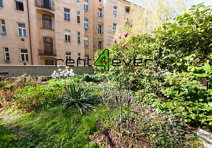 Pronájem bytu, Vinohrady, Polská, 1+1, 50 m2, cihla, komora, nezařízený nábytkem, Rent4Ever.cz