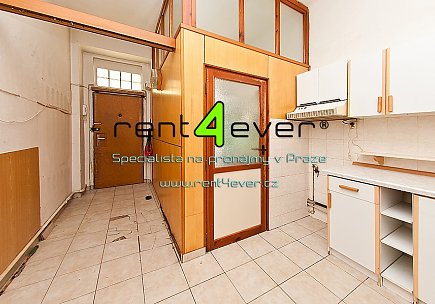 Pronájem bytu, Libeň, Kovářská, 3+1, 75 m2, cihla, komora, nezařízený, Rent4Ever.cz
