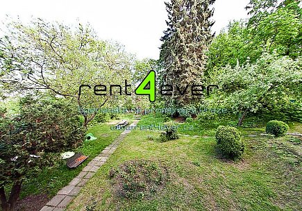 Pronájem bytu, Smíchov, Na Doubkové, 1+1, 55 m2, cihla, 2x balkon, komora, nezařízený, Rent4Ever.cz