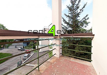 Pronájem bytu, Smíchov, Na Doubkové, 1+1, 55 m2, cihla, 2x balkon, komora, nezařízený, Rent4Ever.cz