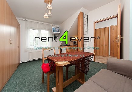 Pronájem bytu, Hlubočepy, Slivenecká, byt 2+kk v RD, 65 m2, cihla, sklep, zahrada, zařízený, Rent4Ever.cz