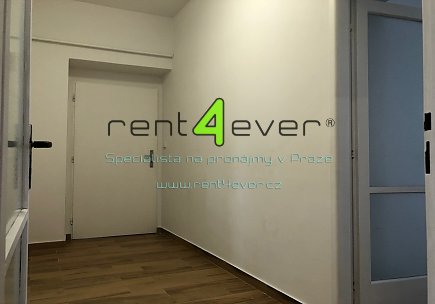 Pronájem bytu, Strašnice, Ve stínu, 2+1 ve vile, 80m2, po rekonstrukci, společná terasa, nezařízený, Rent4Ever.cz