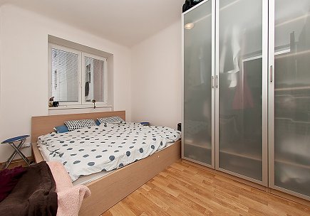 Pronájem bytu, Žižkov, Domažlická, byt 2+1, 47 m2, balkon, výtah, částečně zařízený, volný od 1.9., Rent4Ever.cz