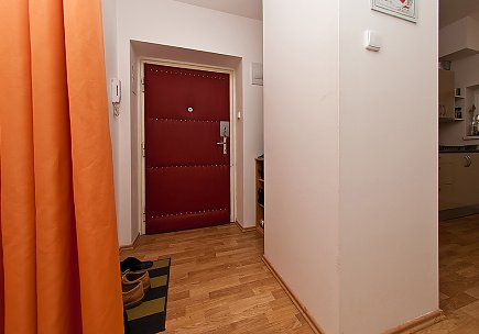 Pronájem bytu, Žižkov, Domažlická, byt 2+1, 47 m2, balkon, výtah, částečně zařízený, volný od 1.9., Rent4Ever.cz