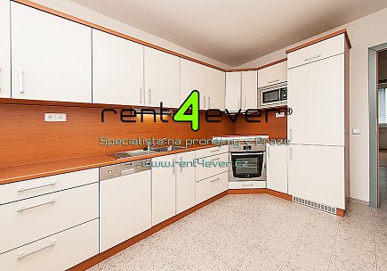 Pronájem bytu, Braník, Novodvorská, 3+1, 63 m2, výtah, komora, nezařízený, Rent4Ever.cz