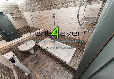 Pronájem bytu, Braník, Novodvorská, 3+1, 63 m2, výtah, komora, nezařízený, Rent4Ever.cz