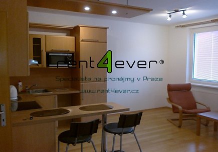 Pronájem bytu, Libeň, Kovanecká, 1+kk, 33 m2, novostavba, cihla, výtah, garáž. stání, část.zařízený, Rent4Ever.cz