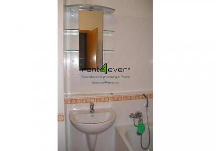 Pronájem bytu, Libeň, Kovanecká, 1+kk, 33 m2, novostavba, cihla, výtah, garáž. stání, část.zařízený, Rent4Ever.cz