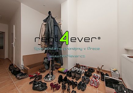 Pronájem bytu, Žižkov, Seifertova, byt 2+kk, 65 m2, cihla, po rekonstrukci, nevybavený nábytkem, Rent4Ever.cz