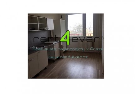 Pronájem bytu, Chodov, Konstantinova, byt 4+1, 88 m2, po rekonstrukci, balkon, výtah, nezařízený, Rent4Ever.cz