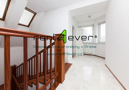 Pronájem bytu, Hodkovičky, V zátiší, 2+1 v RD, 180 m2, cihla, terasa, zahrada, půda, nezařízený, Rent4Ever.cz