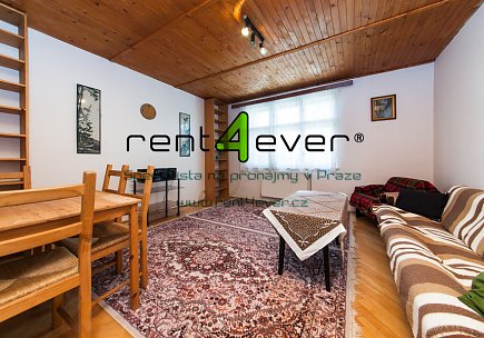 Pronájem bytu, Bubeneč, Rooseveltova, 2+kk ve vile, 43 m2, cihla, zařízený, Rent4Ever.cz
