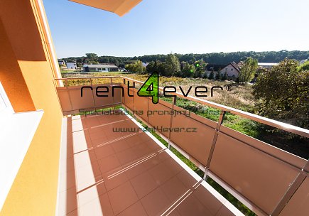 Pronájem bytu, Uhříněves, U Uhříněveské obory, 2+kk, 49 m2, novostavba, cihla, částečně zařízený, Rent4Ever.cz