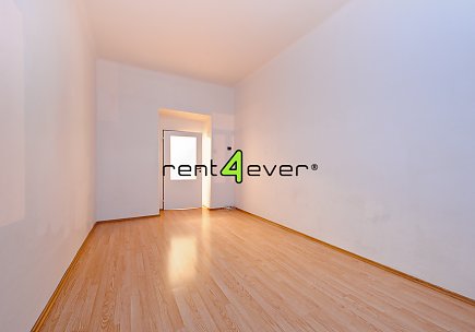 Pronájem bytu, Vysočany, Spojovací, byt 2+kk, 45 m2,  zahrada, nezařízený, Rent4Ever.cz