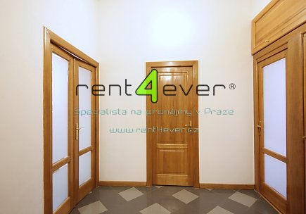 Pronájem bytu, Vinohrady, Lužická, luxusní byt 2+kk, 76 m2, cihla, šatna, vybavený nábytkem, Rent4Ever.cz