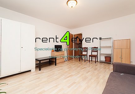 Pronájem bytu, Smíchov, Nad Kesnerkou, 2+kk ve vile, 45 m2, cihla, částečně zařízený, Rent4Ever.cz