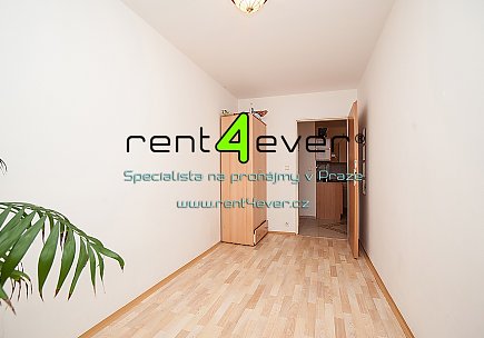 Pronájem bytu, Smíchov, Nad Kesnerkou, 2+kk ve vile, 45 m2, cihla, částečně zařízený, Rent4Ever.cz