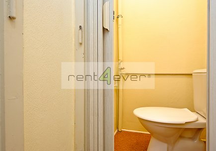 Pronájem bytu, Liboc, Za vokovickou vozovnou, 1+kk, 28 m2, cihla, sklep, zahrada, nezařízený, Rent4Ever.cz
