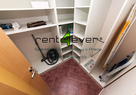 Pronájem bytu, Velká Chuchle, Hvězdářská, 2+kk, 58 m2, novostavba, cihla, garáž, balkon, zařízený, Rent4Ever.cz