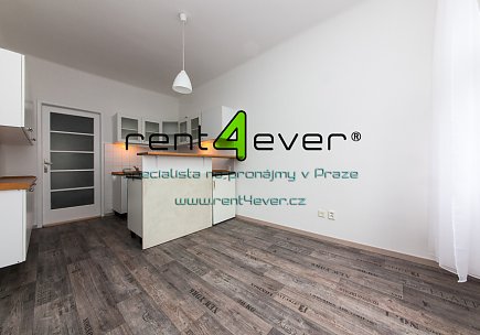 Pronájem bytu, Smíchov, Nad Popelkou, byt 3+1, 75 m2, cihla, lodžie, částečně vybavený nábytkem, Rent4Ever.cz