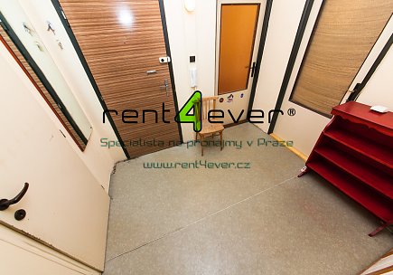 Pronájem bytu, Smíchov, Pod Hybšmankou, 3+1, 78 m2, výtah, částečně zařízený, Rent4Ever.cz