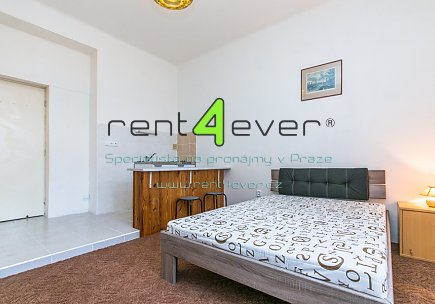 Pronájem bytu, Jinonice, Markova, byt 1+kk v RD, 23 m2, cihla, zařízený nábytkem, Rent4Ever.cz