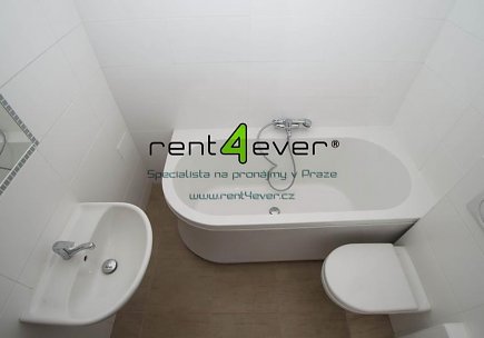 Pronájem bytu, Žižkov, Malešická, 1+kk, 33 m2, cihla, zahrada, sklep, nezařízený, Rent4Ever.cz