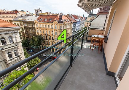 Pronájem bytu, Vinohrady, Vinohradská, byt 1+kk, 25 m2, po rekonstrukci, terasa, zařízený nábytkem, Rent4Ever.cz