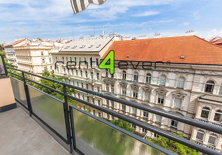 Pronájem bytu, Vinohrady, Vinohradská, byt 1+kk, 25 m2, po rekonstrukci, terasa, zařízený nábytkem, Rent4Ever.cz