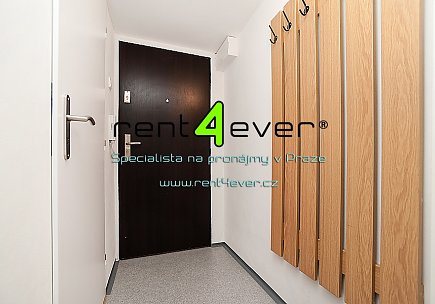 Pronájem bytu, Vršovice, Bajkalská, byt 1+kk, 25 m2, cihla, po rekonstrukci, zařízený nábytkem, Rent4Ever.cz