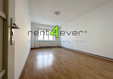 Pronájem bytu, Metro A Strašnická, Srbínská, 2+1, 58 m2, cihla, nezařízený nábytkem, Rent4Ever.cz