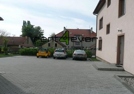 Pronájem bytu, Hostivice, Litovická, podkrovní 2+kk, 55 m2, cihla, zahrada, nezařízený, Rent4Ever.cz