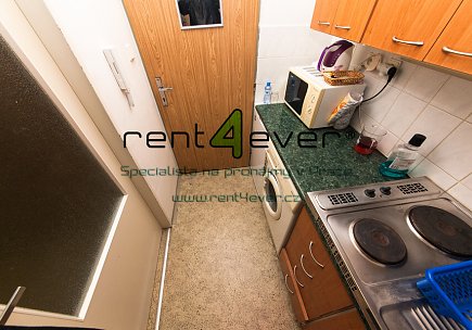 Pronájem bytu, Stodůlky, Bašteckého, garsoniéra, 25 m2, výtah, zařízená, Rent4Ever.cz