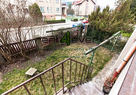 Pronájem bytu, Radlice, Na Farkáně III, byt 2+1, 75 m2, cihla, balkon, zahrada, nezařízený nábytkem, Rent4Ever.cz