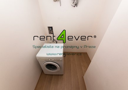 Pronájem bytu, Libeň, Novákových, 3+kk, 74m2, cihla, společný balkon, komora, výtah, část. zařízený, Rent4Ever.cz