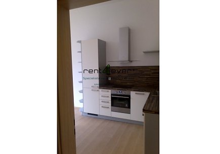 Pronájem bytu, Libeň, Novákových, 3+kk, 74m2, cihla, společný balkon, komora, výtah, část. zařízený, Rent4Ever.cz