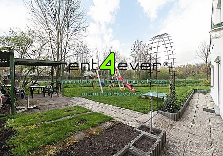Pronájem bytu, Nučice, Báňská, 3+1 v RD, 140 m2, cihla, zahrada, garáž, nezařízený, Rent4Ever.cz
