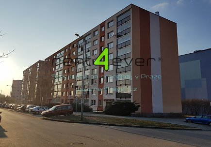 Pronájem bytu, Bohnice, Lindavská, 1+kk, 31 m2, po rekonstrukci, komora, výtah, nezařízený, Rent4Ever.cz