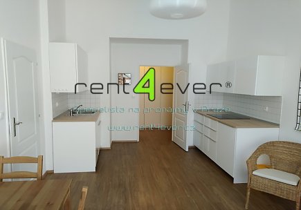 Pronájem bytu, Vinohrady, Korunní, byt 2+kk, 40 m2, po rekonstrukci, komora, zahrada, zařízený, Rent4Ever.cz