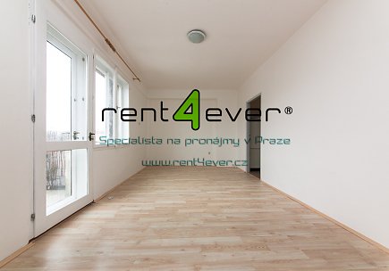 Pronájem bytu, Karlín, Sokolovská, byt 1+1, 28.5 m2, cihla, balkon, výtah, částečně zařízený, Rent4Ever.cz