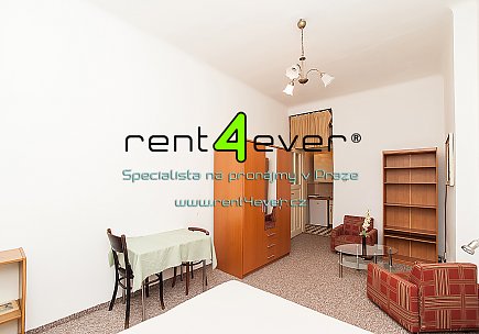 Pronájem bytu, Vinohrady, Velehradská, byt 1+kk, 27 m2, cihla, výtah, zařízený nábytkem, Rent4Ever.cz